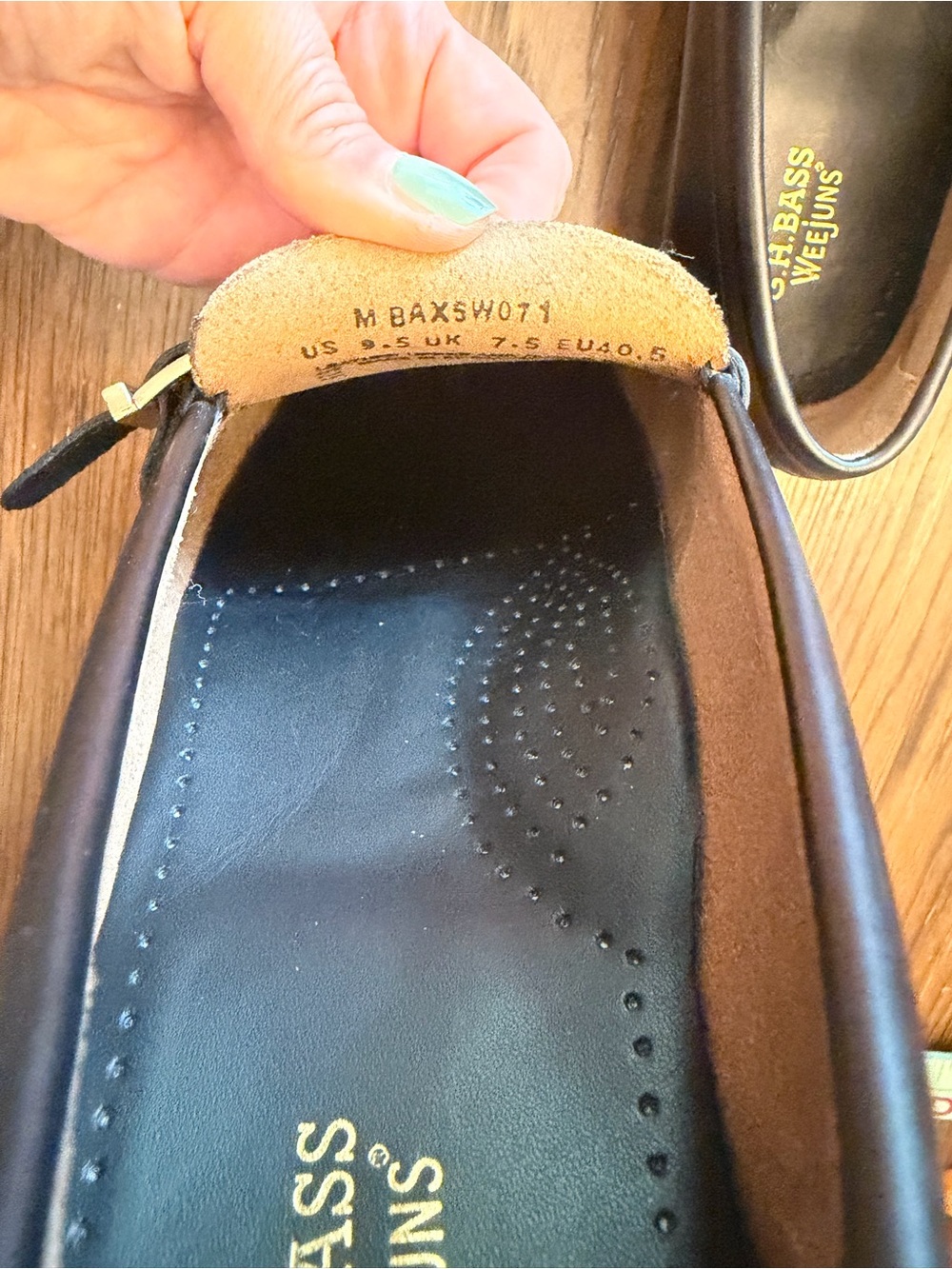 G.H. Bass & Co. weejuns Black Leather Moc Toe Buckle Slip-On Loafers. Size 9.5 - Picture 7 of 13